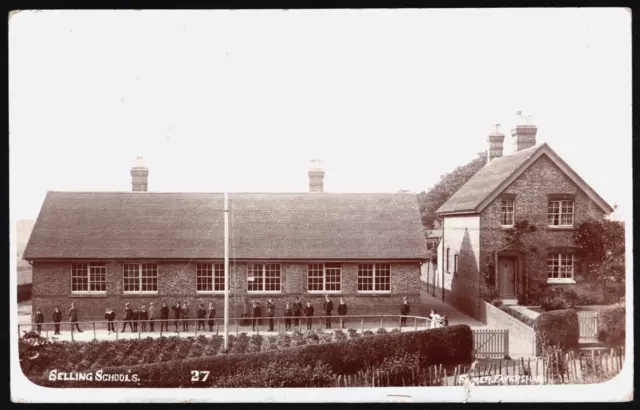 Rare R.p. Postcard Boys-Selling Schools And House-Selling Village-Faversham