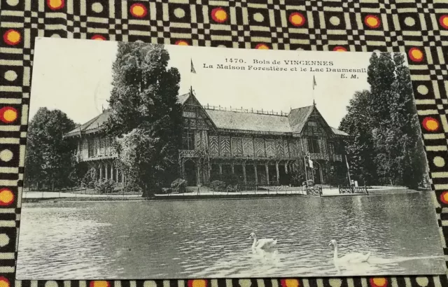 CPA du 94 - BOIS DE VINCENNES La Maison Forestière et le Lac Daumesnil
