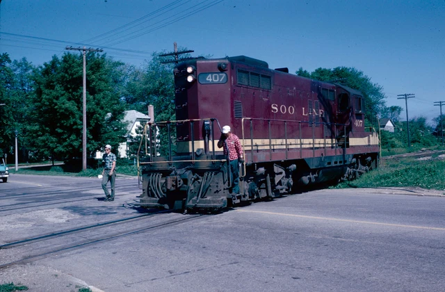 Rare 1962 Original Kodachrome Slide Vintage Soo Line Gp9 407 Action Mundelien Il