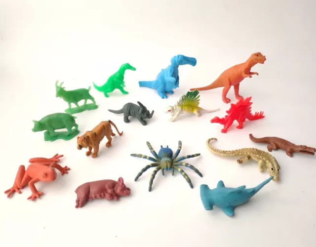 VINTAGE Vending Machine Charms Plastic Mini Figures Dinosaurs Animals Toy Lot