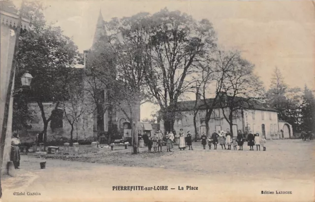 Cpa 03 Pierrefitte Sur Loire La Place