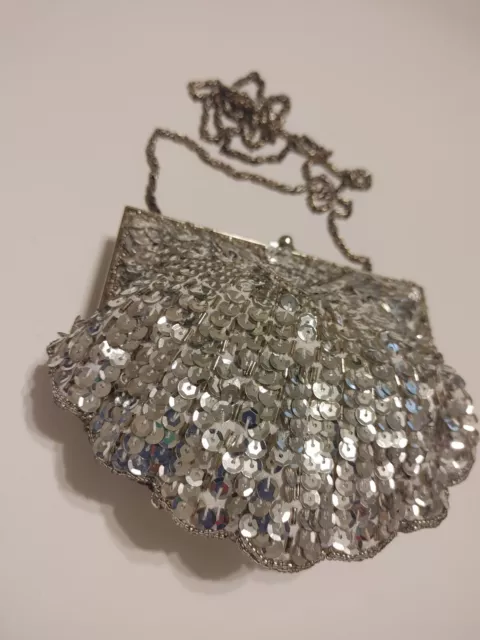 Vtg Speyer Milor Ltd Silver Sequin Clamshell Evening  Bag Kiss Clasp 6"X5.5"