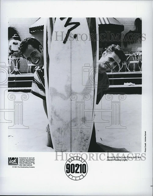 1991 Press Photo Actor Luke Perry & Jason Priestly In "Beverly Hills 90210"