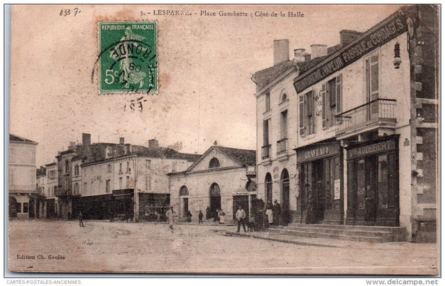 33 LESPARRE - place gambetta cote de la halle