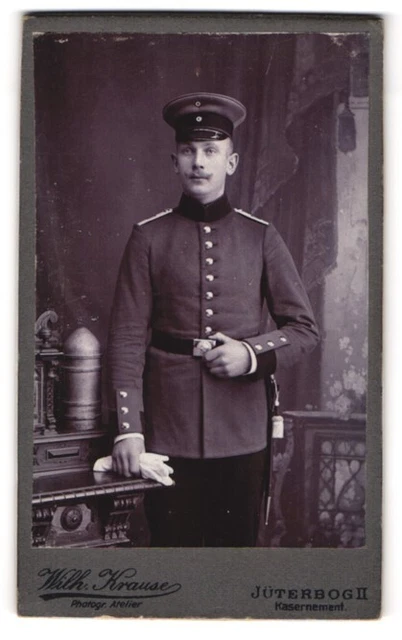 Fotografie Wilh. Krause, Jüterbog, Junger uniformierter Soldat mit Bajonett und