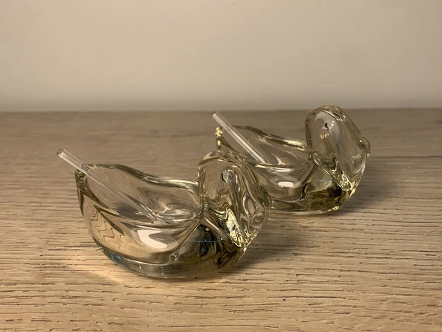 Duo de salerons en verre moulé SV | Assiettes anciennes