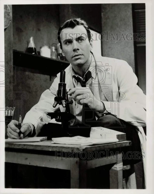 1954 Press Photo Richard Kiley on the Kraft Television Theatre - kfx10466