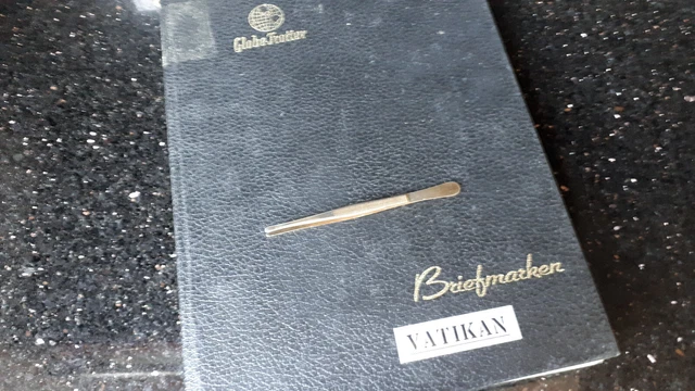 BRIEFMARKEN SAMMLUNG "VATIKANSTAAT", kleine Sammlung auf 18 Albumseiten, TOP-TIP