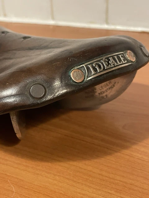 Selle Idéal 2002 en cuir pour vélo course vintage années 70