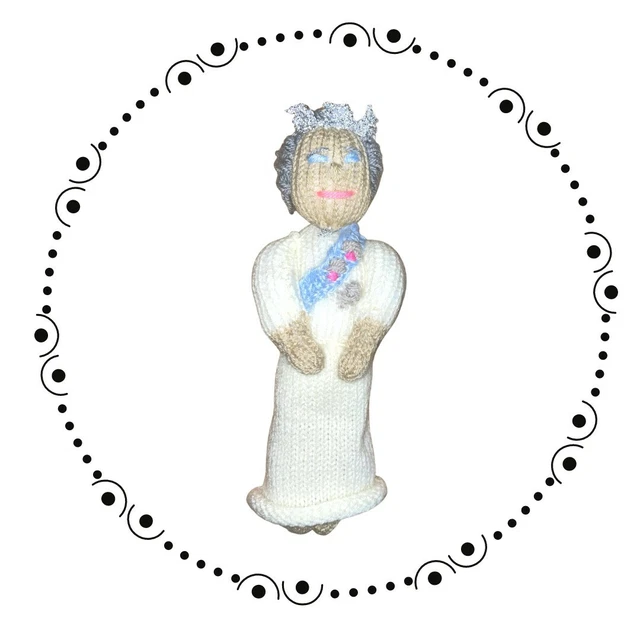 QUEEN ELIZABETH EASY knitting pattern £2.50 PicClick UK