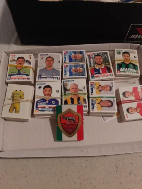 Enorme Lotto Di 980 Figurine Piu 35 Vari Calciatori  Panini 2015/16 -