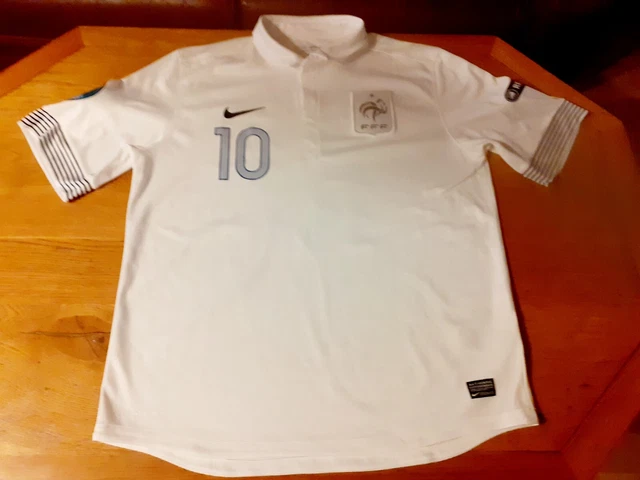 Benzema : son retour en équipe de France fait exploser les ventes de maillots | Mouv
