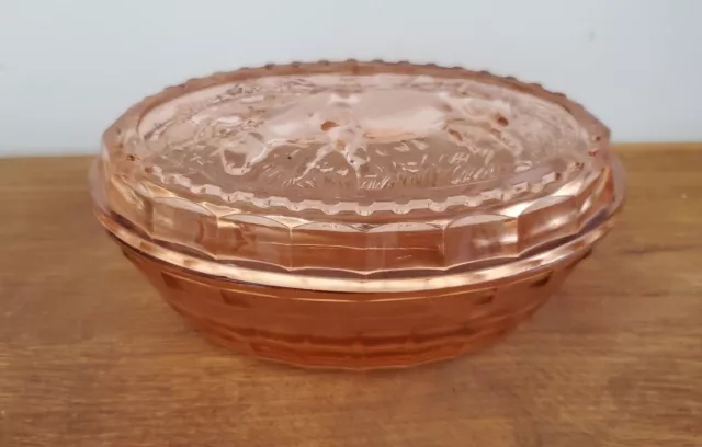 Ancien  Beurrier En Verre  Rose  Décor Vache