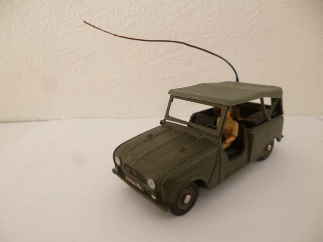 Dinky Toys - Renault 4 Simpar Militaire Avec Personnage - 1:43 BE Occasion