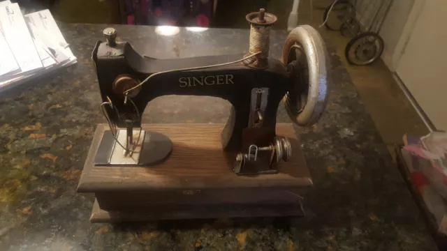 Antique Singer Sewing Machine decoration jewelry Box