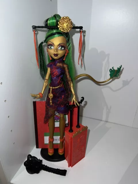 Monster High poupée Jinafire en vacances Y7645 Jouet de reve