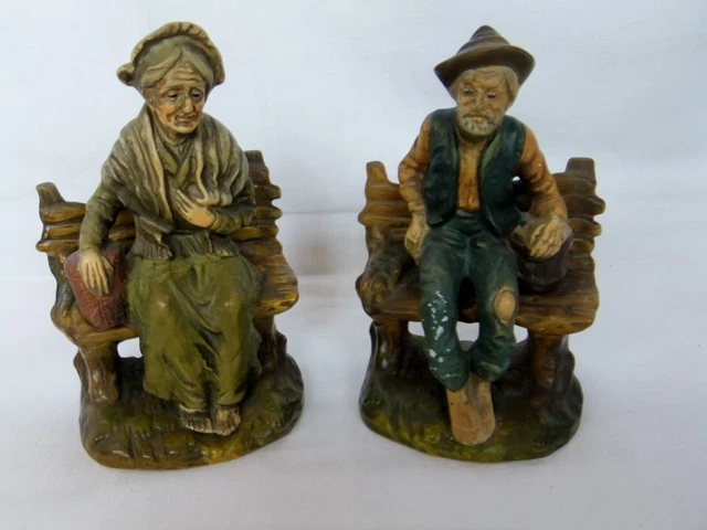 Biscuit statue porcelaine figurine couple de vieillard sur banc femme homme