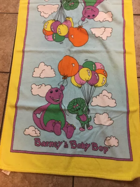 VINTAGE 1993 BARNEY & Baby Bop Bath Towel Holding Balloons 38” X 21” $9 ...