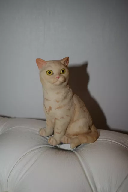 Kleine Deko Katze Figur sitzender Kater Katzenbaby Tierfigur Haus Wohnung