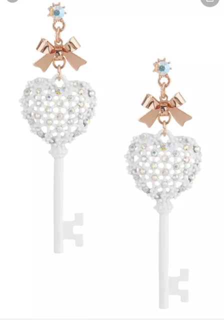 $40 Betsey Johnson White Heart Key Drop Earrings White Gold Drop Earring  #58