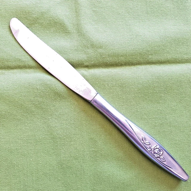 Cuchillo de cena rosa duradero de lujo Oneida 8,5" Taiwán/EE. UU.