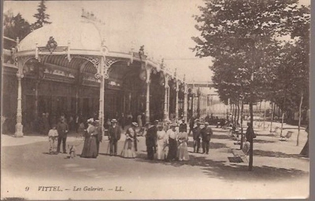 Cpa Vittel .Les Galeries .Ll. N°9. Tres Animee. 1922 .Be