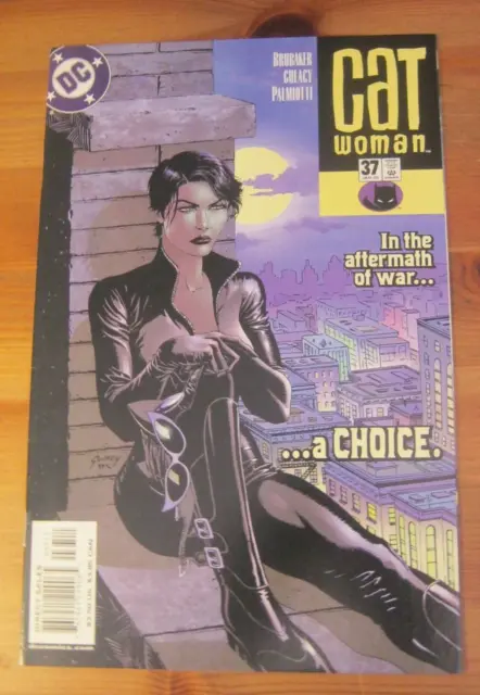 Catwoman Vol. 3 #37 DC Jan 2005 Ed Brubaker / Paul Gulacy - Stunning cover  ZCO3