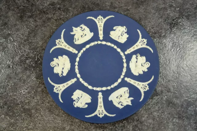 Assiette En Faience De Wedgwood