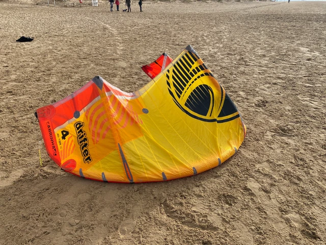 Kitesurfing 4m Cabrinha Drifter 2019 kite with Bar, Lines and Bag