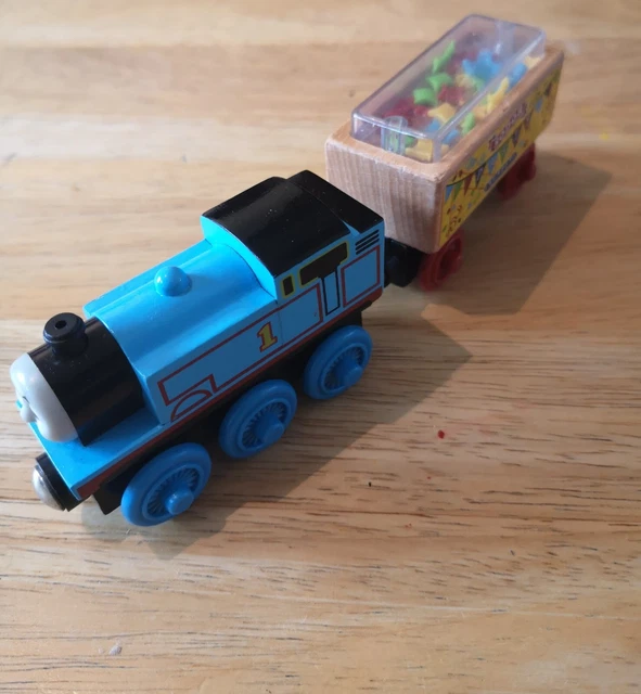 THOMAS THE TANK Engine & Friends Wooden Train Thomas and Confetti Car £