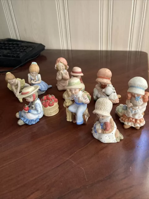 Lot Of 9 Holly Hobbie Figurines Doll Dog Lamb Miniature Bisque Porcelain Vtg