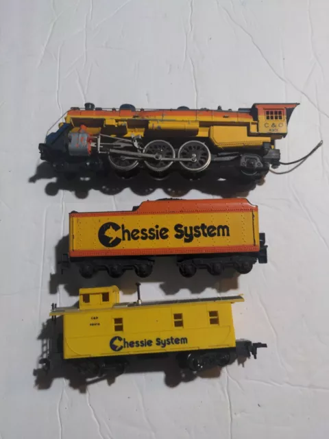 Mantua Tyco HO Chessie System C&O 4-6-2 Pacific Locomotive #4301 +2 Cars,Parts!!
