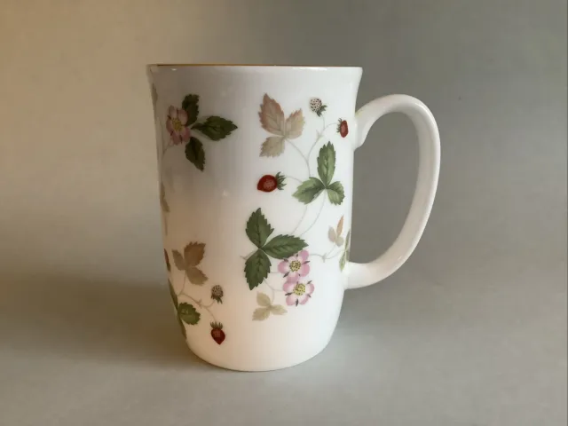 Wedgwood Bone China Wild Strawberry Mug