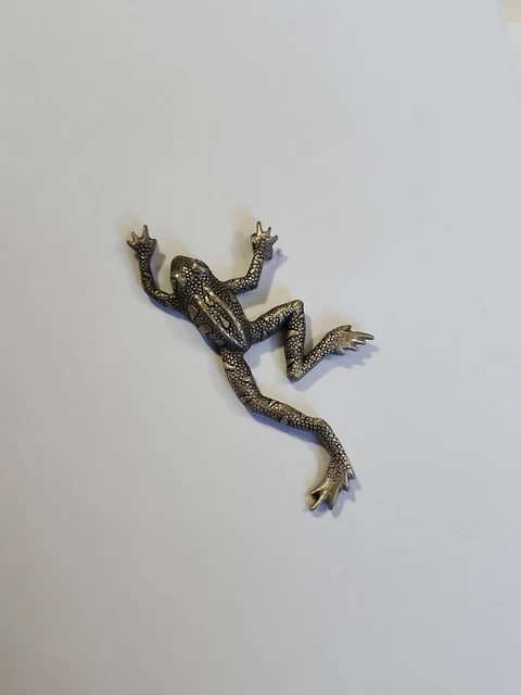 JJ Jonette Tree Frog Lapel Hat Jacket Pin Large Size Nice Details Silver Color