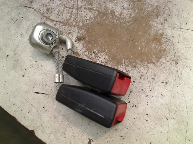 1K0857739H GÜRTELSCHNALLE LINKS HINTEN Seat Leon (1P1) 2008
