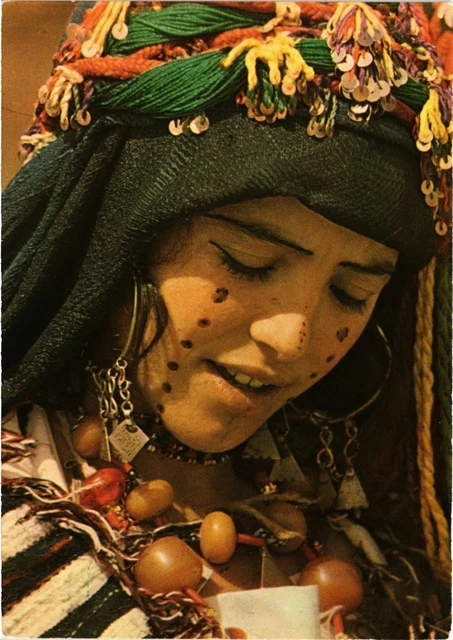 CPM AK MAROC Le MAROC Pittoresque-Jeune femme Ait Haddiddou (343149)