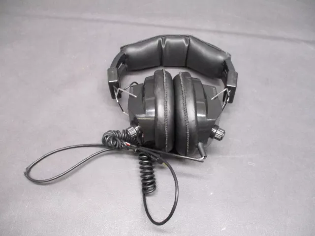 Vintage Radio Shack Full Size Closed Cup Stereo Headphones 20-516 H/S