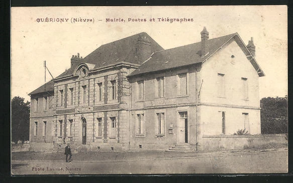 CPA Guérigny, Mairie, Postes et Télégraphes