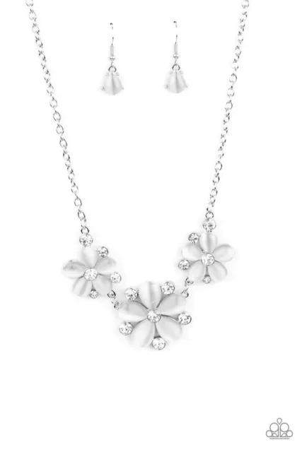 Paparazzi Accessories “Effortlessly Efflorescent” White Necklace And Earring Set