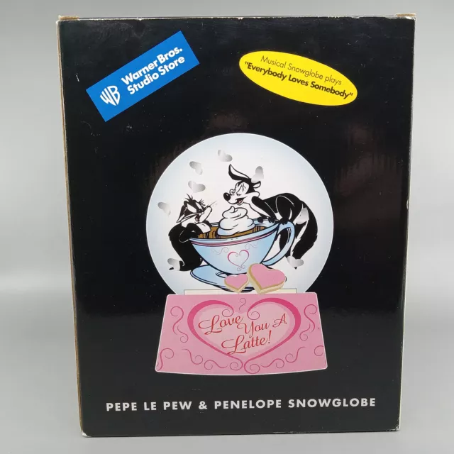 2000 Warner Bros Pepe Le Pew Penelope Musical Snow Globe Love You A Latte W/Box 2