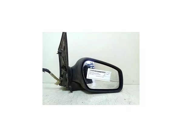 Rear View East. right Ford Focus (Cap) (11/04-06/08) Hhda