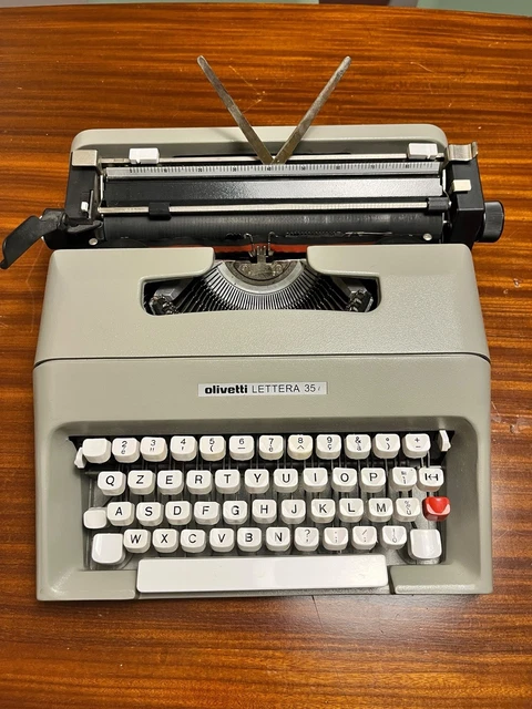 OLIVETTI LETTERA 35I macchina da scrivere grigia con custodia EUR 60,00 ...