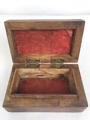 Vintage Ornate Small Wooden Trinket Box with Brass Inlay Hearts HD36 3