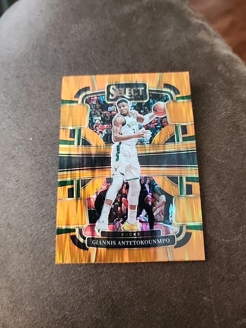2021-22 PANINI SELECT Karl-Anthony Towns Concourse flash orange #10 EUR