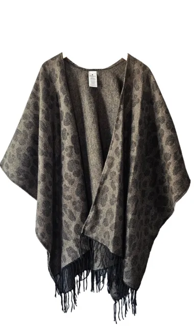 Woolrich Womens One Size Taupe Gray Animal Print Blanket Wrap Fringe Poncho O/S