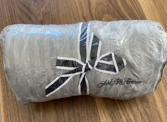 UNITED Polaris Business Class SAKS FIFTH AVENUE Gray Duvet Blanket Sealed UNITED Polaris Business Class SAKS FIFTH AVENUE Gray Duvet Blanket Sealed