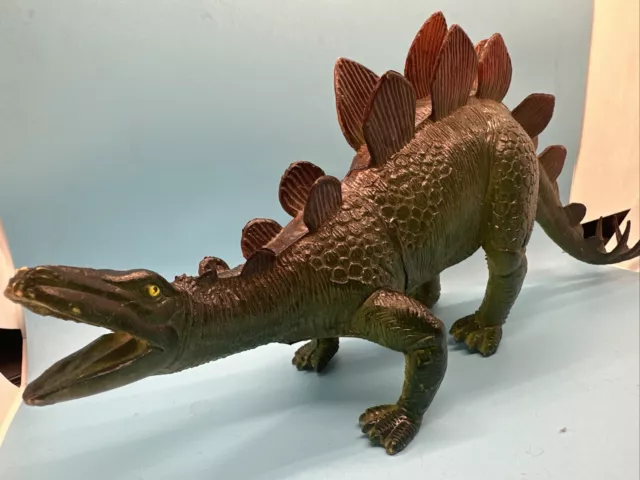 1986 Dor Mei Stegosaurus Dinosaur Figure 16"