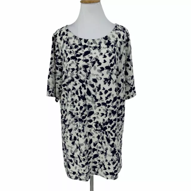 Leota Dia Snow Leopard Short Sleeve Tunic Womens Size 1L Full Figure 14-16 Shirt