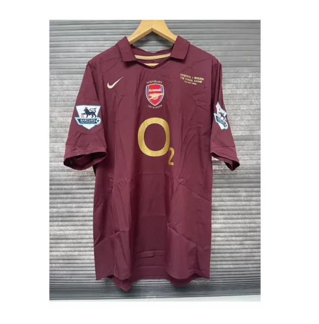 Arsenal 2005-06 Home Shirt / Dennis Bergkamp