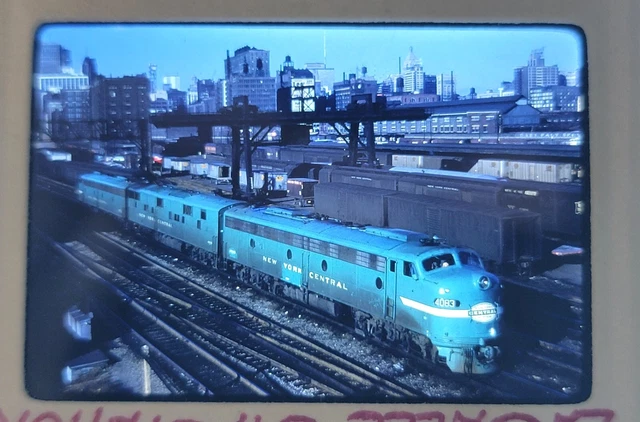 New York Central NYC Green E8A 4083 A-B-A Set Chicago, IL Dupe Kodachrome Slide